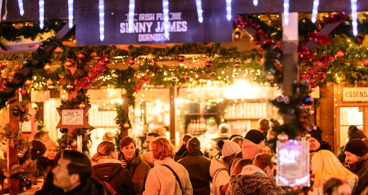 Christkindlemarkt_25_Illumination_BY_MATTHIAS_RHOMBERG_071