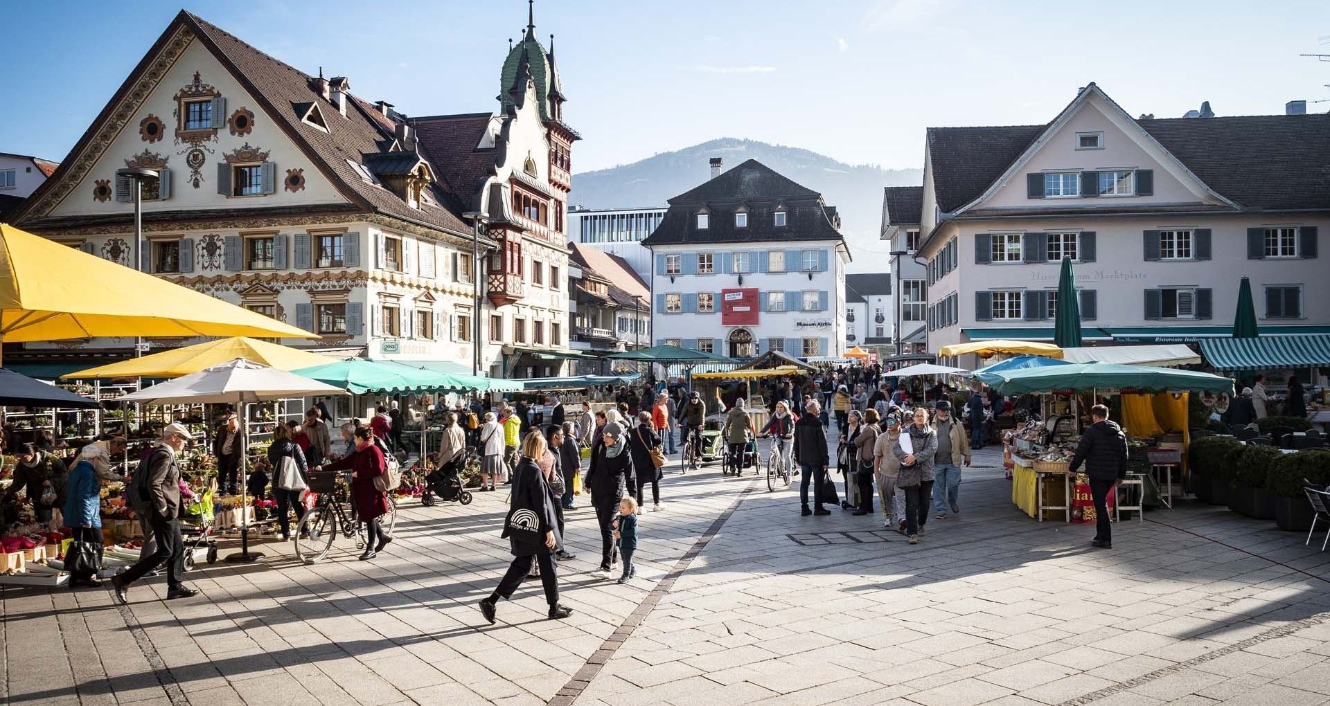 DornbirnerWochenmarkt(c)DornbirnTourismus_StadtmarketingGmbH_www.fasching.photo (40) Wochenmarkt (c) Studio Fasching - Dornbirn Tourismus _ Stadtmarketing GmbH DornbirnerWochenmarkt(c)DornbirnTourismus_StadtmarketingGmbH_www.fasching.photo (40) Wochenmarkt (c) Studio Fasching - Dornbirn Tourismus _ Stadtmarketing GmbH