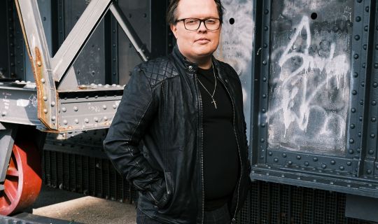 Angelo Kelly - Pressefoto 2025 - Hochformat - Credits Angelo Kelly (1).jpg Angelo Kelly - Pressefoto 2025 - Hochformat - Credits Angelo Kelly (1).jpg