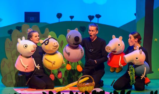 Peppa Pig Live! - Die Ãberraschungsparty 006_Copyright_TheateraufTour_Fotograf_Wim Lanser Peppa Pig Live! - Die Ãberraschungsparty 006_Copyright_TheateraufTour_Fotograf_Wim Lanser