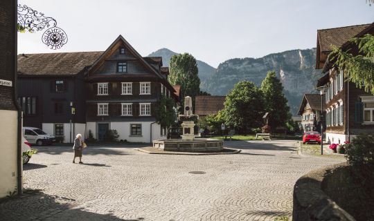 Dornbirn Hatlerdorf Brunnen (c) Angela Lamprecht - Vorarlberg Tourismus (1).jpg