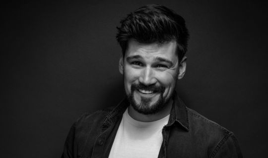 pressefoto_maxbeier-sw.jpg pressefoto_maxbeier-sw.jpg