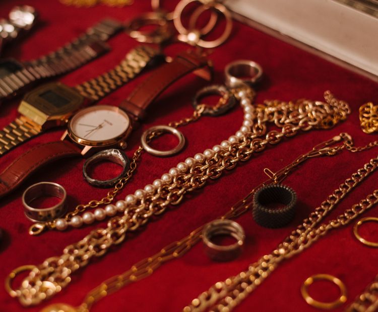 Schmuck, Uhren
