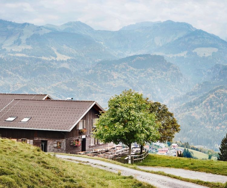 Dornbirn Tourismus & Stadtmarketing GmbH Alpe Schwende mit First im Hintergrund