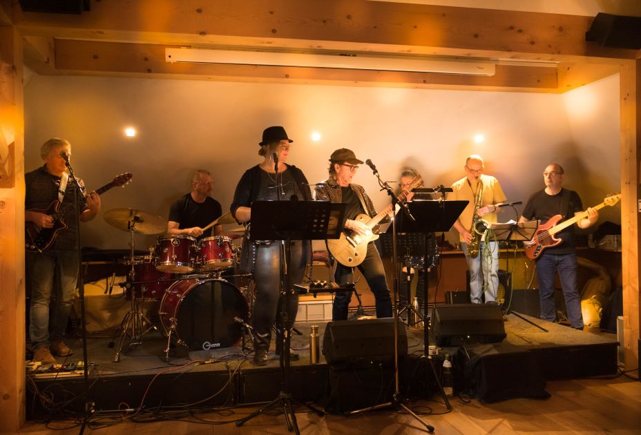 Hubi-left0054 (002).jpg