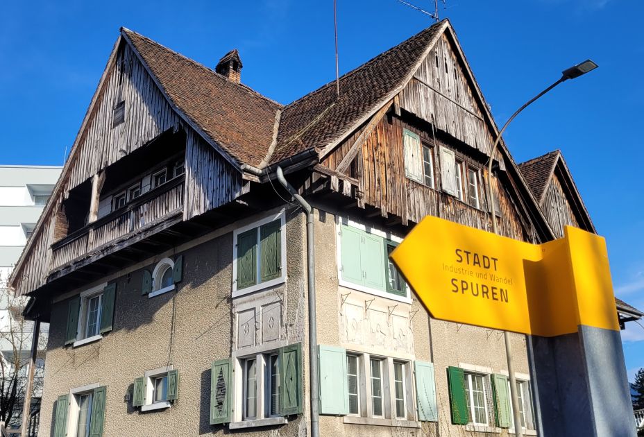 Foto Fahrradtour Stadtspuren Arbeiterwohnhaus_1.jpg Foto Fahrradtour Stadtspuren Arbeiterwohnhaus_1.jpg
