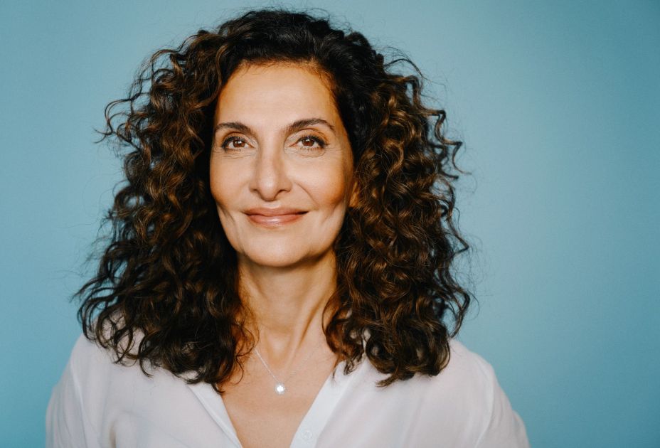 maxmotel_sw_proschat-madani_aug30-2023_03_on-blue_white-blouse_0697.jpg maxmotel_sw_proschat-madani_aug30-2023_03_on-blue_white-blouse_0697.jpg