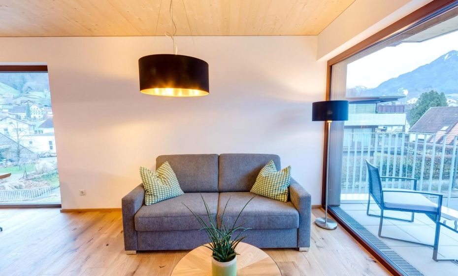 Urban-Apartmenthaus zwischen Berg und See