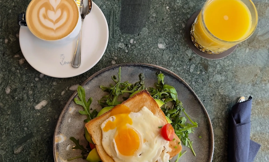 rio-cafe-bar-dornbirn-avocadotoast.webp rio-cafe-bar-dornbirn-avocadotoast.webp