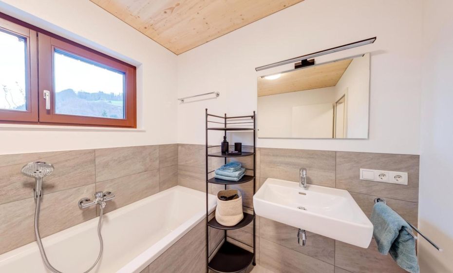 Urban-Apartmenthaus zwischen Berg und See