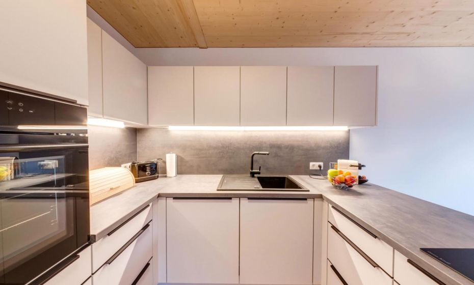 Urban-Apartmenthaus zwischen Berg und See