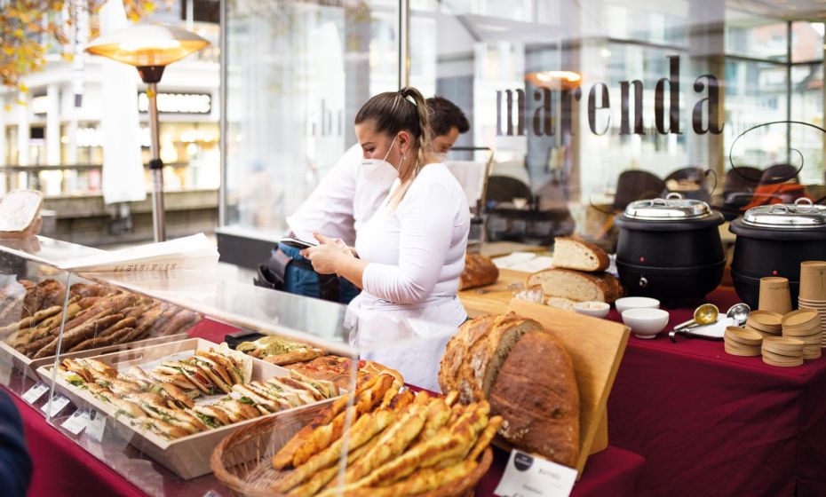 mangold_marenda_takeaway-stand_web_01 Marenda Brotkultur mangold_marenda_takeaway-stand_web_01 Marenda Brotkultur