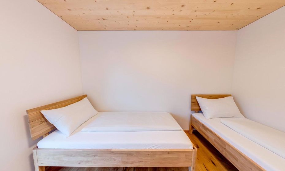 Urban-Apartmenthaus zwischen Berg und See